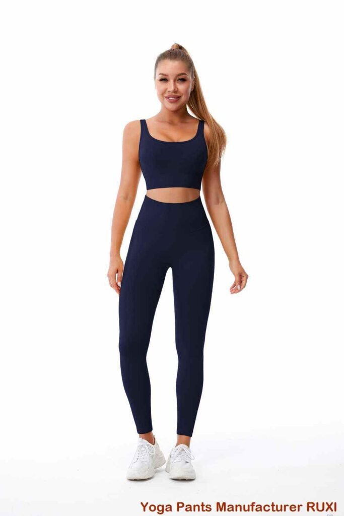 Los mejores pantalones de yoga para figuras con curvas RUXI